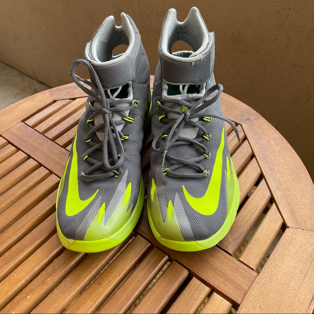 Nike Hyperzoom Elite High Top Basketball Shoes